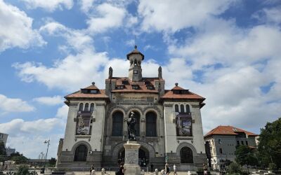 Tur ghidat în centrul vechi al Constanței, degustare de vinuri și plimbare cu vaporașul pe Marea Neagră cu preluare de la hotel