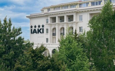 City Break de Relaxare: Spa la Hotel Iaki, Tur Centrul Vechi și Degustare de Vinuri în Constanța