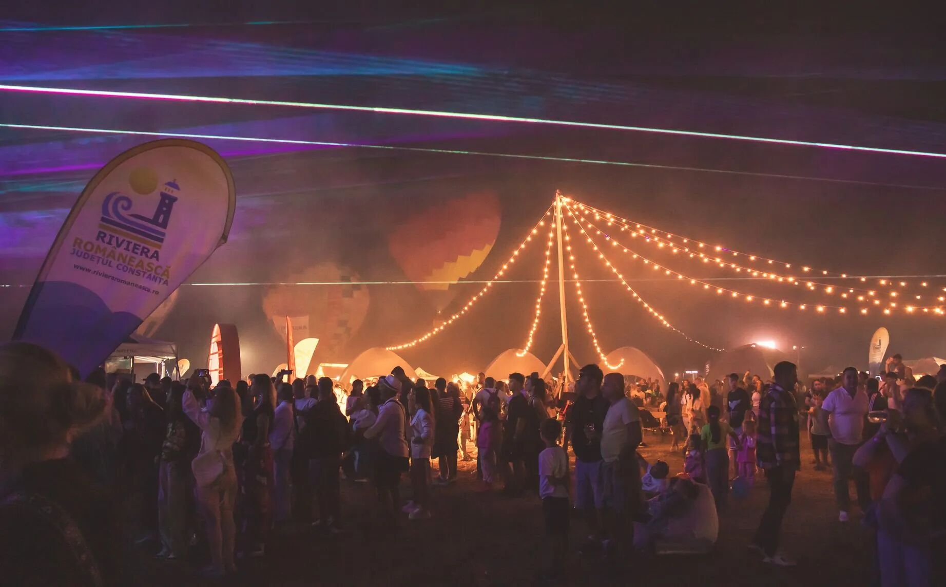 Festivalul Luminaria la Corbu: Muzică Live, Zmeie Uriașe și Magie image 5
