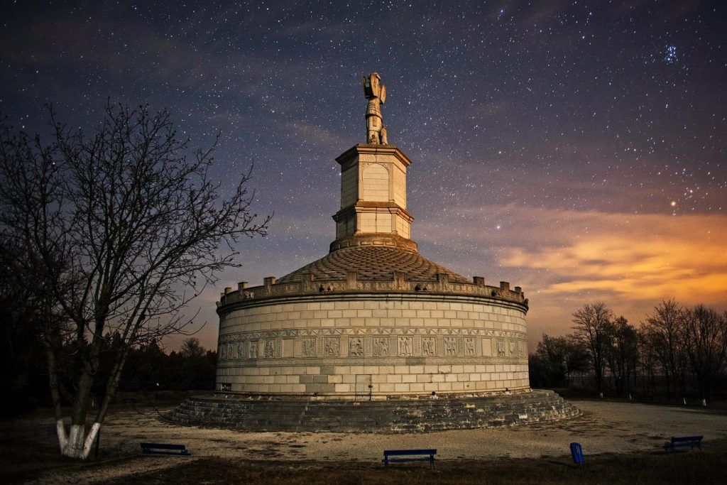 O călătorie între  istorie, natură și savoare: Mănăstirea Sf. Andrei, Adamclisi și Relaxare la Crama Viișoara din Constanța image 2