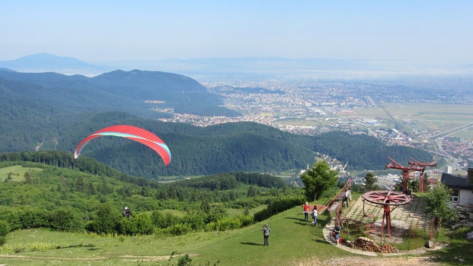 Zbor cu Parapanta în Tandem Silver la Bunloc Brașov: Magia Zborului la 3000m image 4